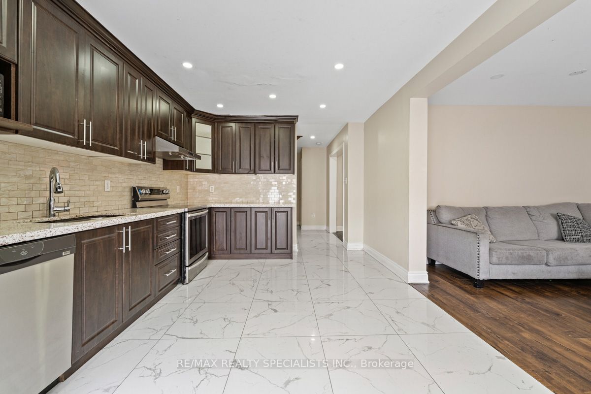 25 Golden Eagle Road