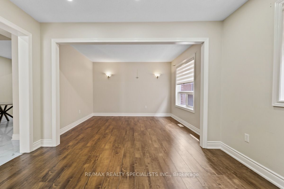25 Golden Eagle Road