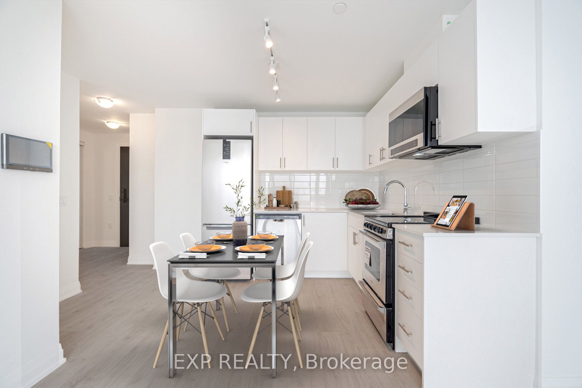 412 Silver Maple Road 405