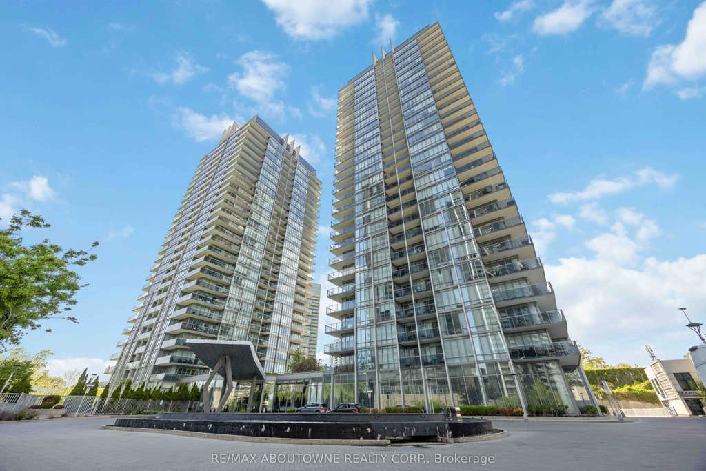 Photo of 88 Park Lawn Road #303, Toronto, ON M8Y 0B5 (MLS # W13474104)