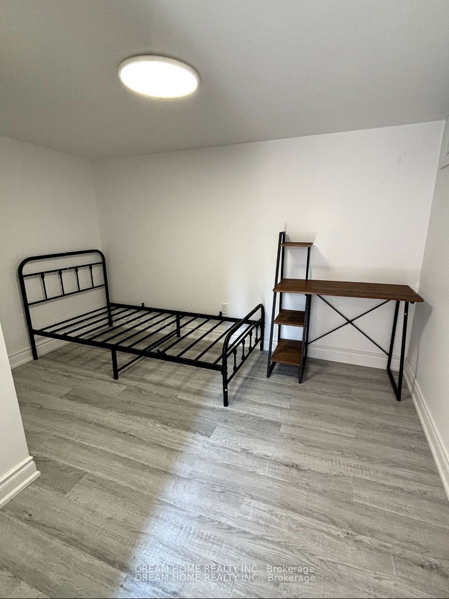 262 clinton Street Bsmt B1