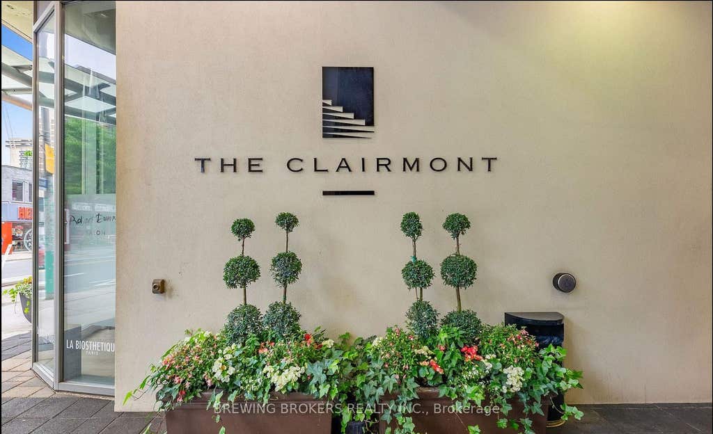 Photo of 1430 Yonge Street #704, Toronto, ON M4T 1Y6 (MLS # C13551054)