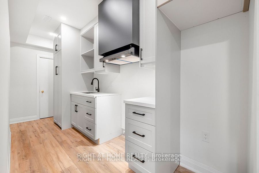 61 Isaiah Drive W (Basement)