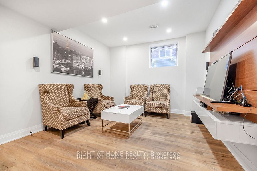 61 Isaiah Drive W (Basement)