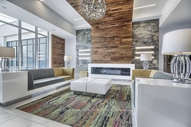 7900 Bathurst Street 1216