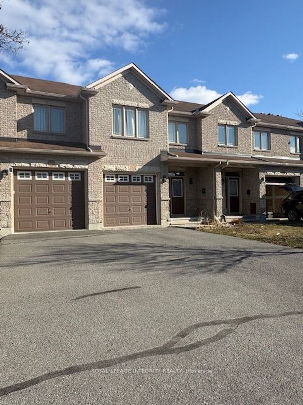 Photo of 672 Pepperville Crescent E, Kanata, ON K2M 0E4 (MLS # X12976904)