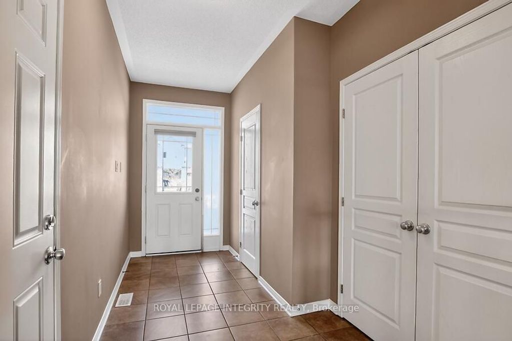 Photo of 672 Pepperville Crescent E, Kanata, ON K2M 0E4 (MLS # X12976904)