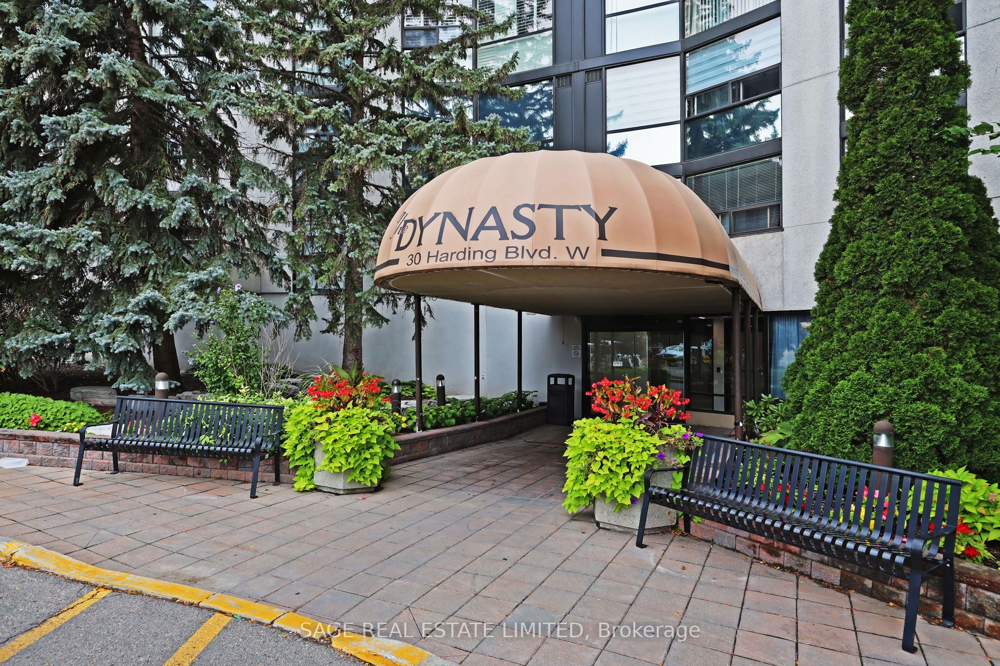 30 Harding Boulevard W 1015