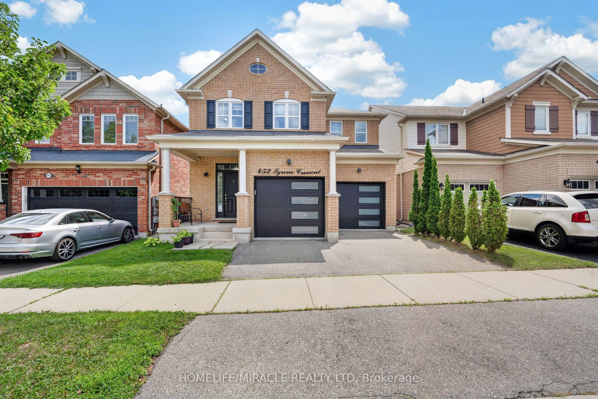 452 Tyrone Crescent