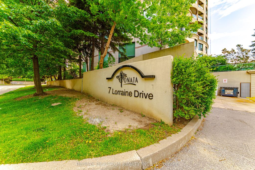 Photo of 7 Lorraine Drive #LRG 7, Toronto, ON M2N 7H3 (MLS # C12776080)