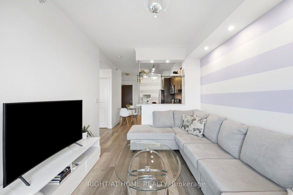 Photo of 7171 Yonge Street #1702, Markham, ON L3T 0C5 (MLS # N13846554)