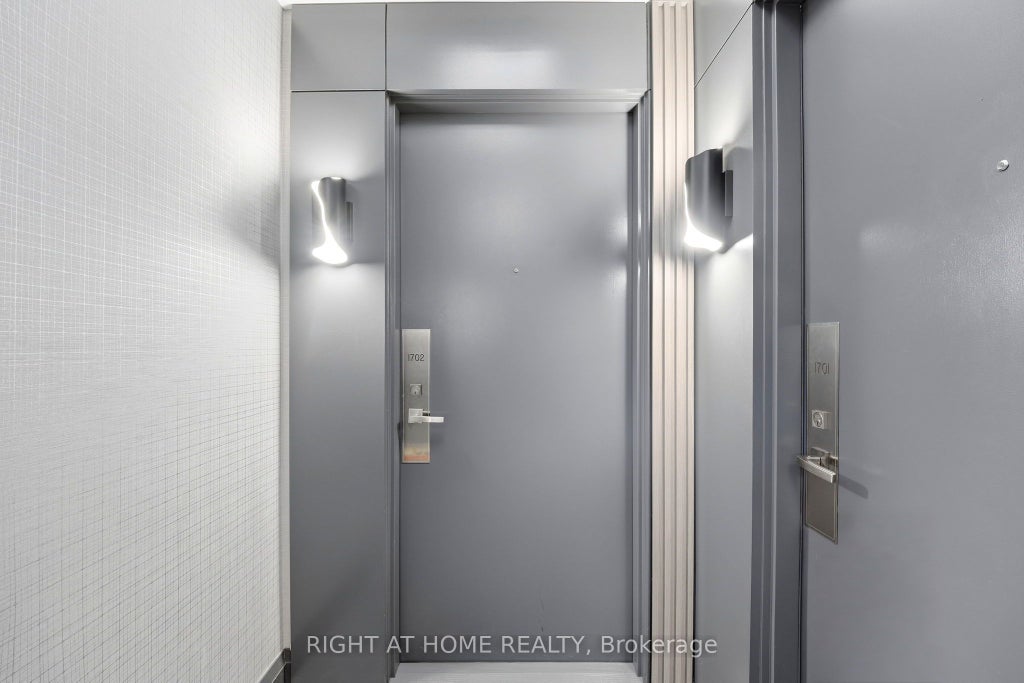 Photo of 7171 Yonge Street #1702, Markham, ON L3T 0C5 (MLS # N13846554)