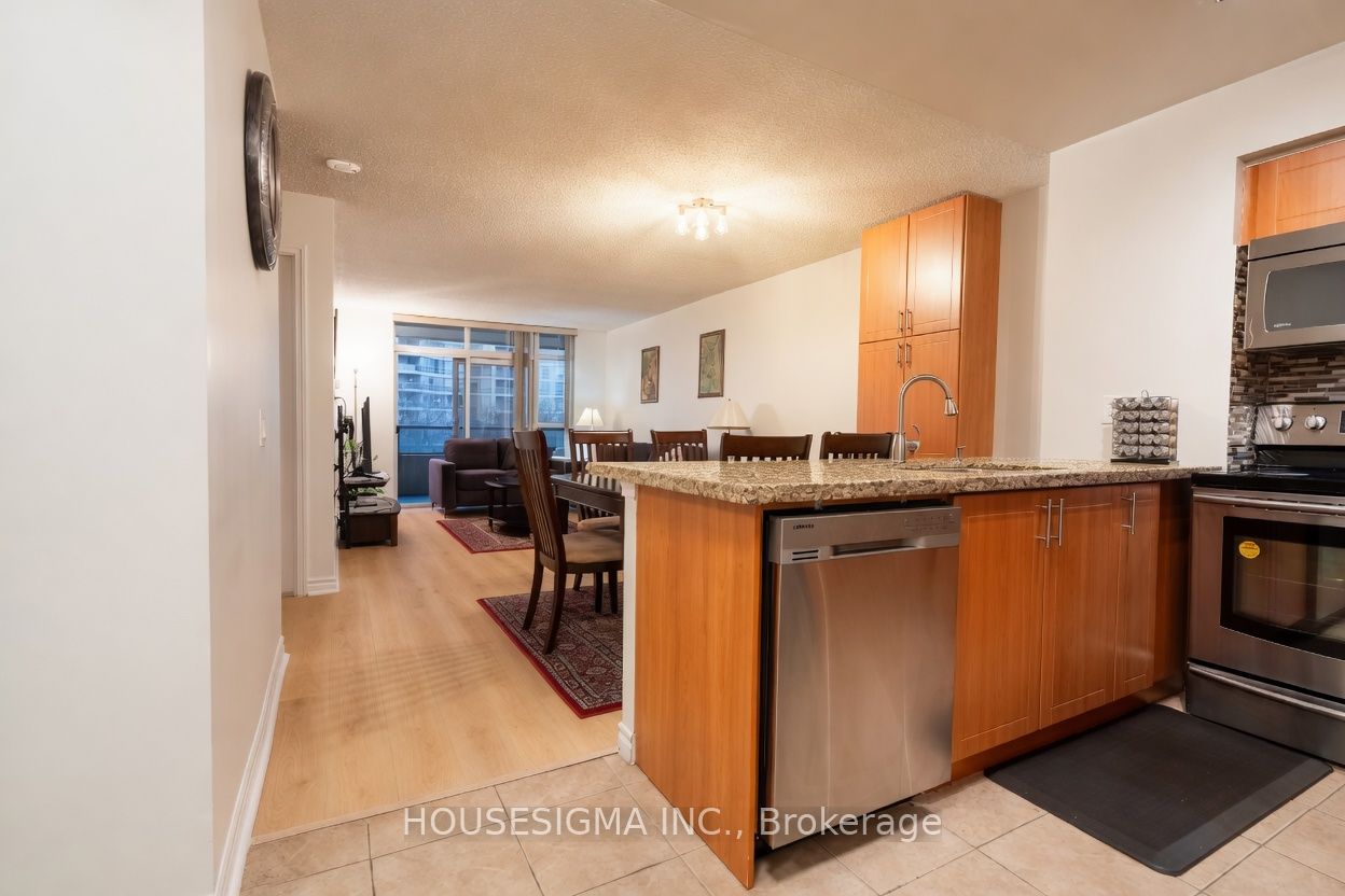 35 Kingsbridge Garden Circle 513