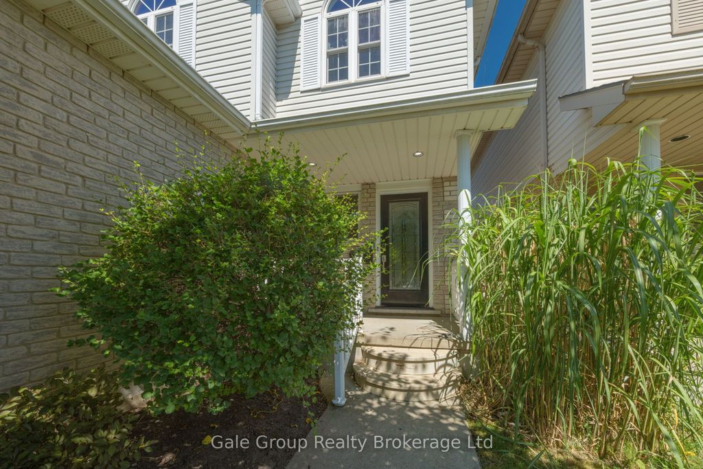 Photo of 1030 Pearson Drive, Woodstock, ON N4S 8V1 (MLS # X13086790)