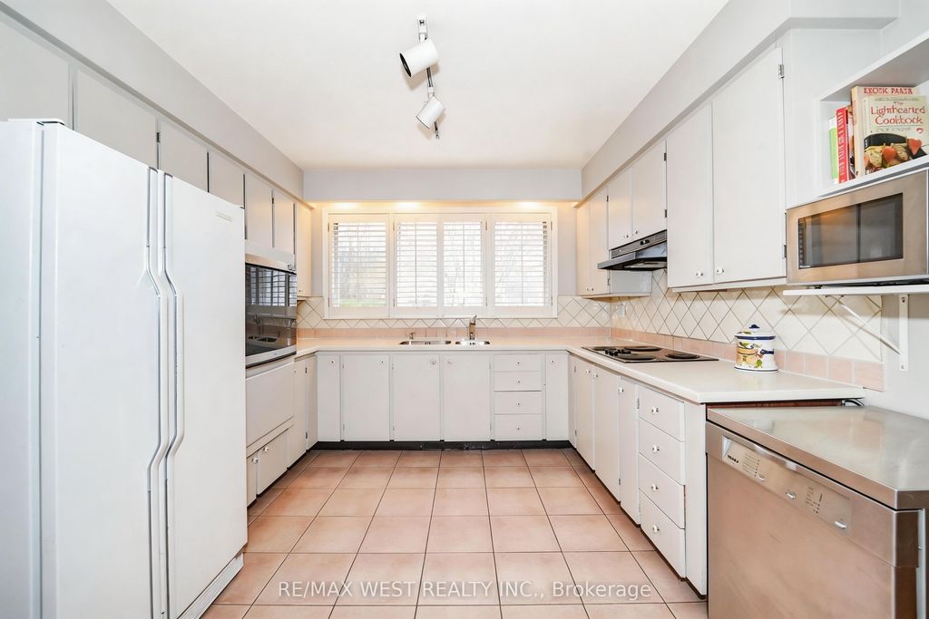Photo of 47 Saint Georges Road, Toronto, ON M9A 3T2 (MLS # W13111368)