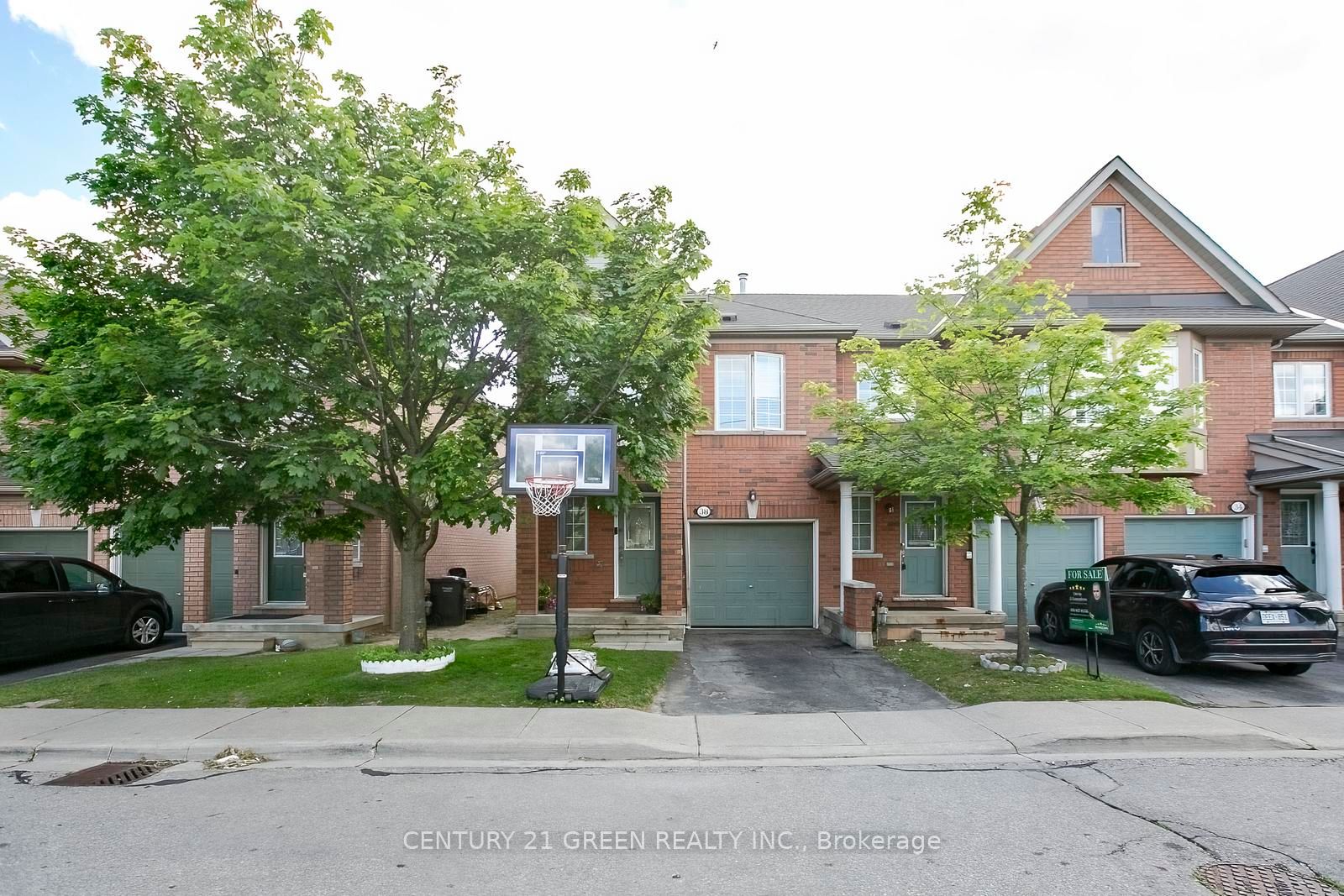 Photo 1 of 50 — 770 Othello Court E 38, Mississauga, ON L5W 1Y2
