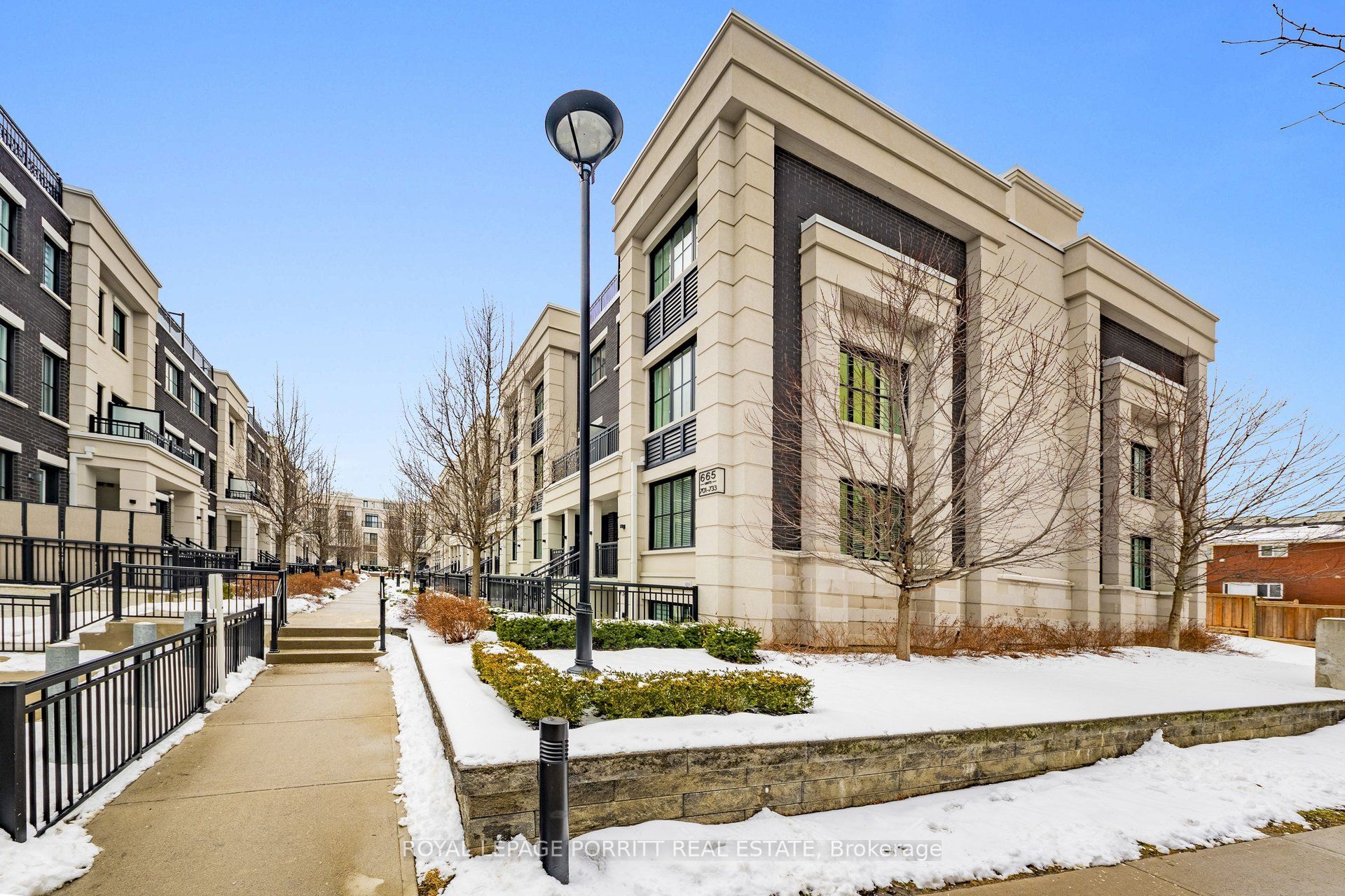 665 Cricklewood Drive 707