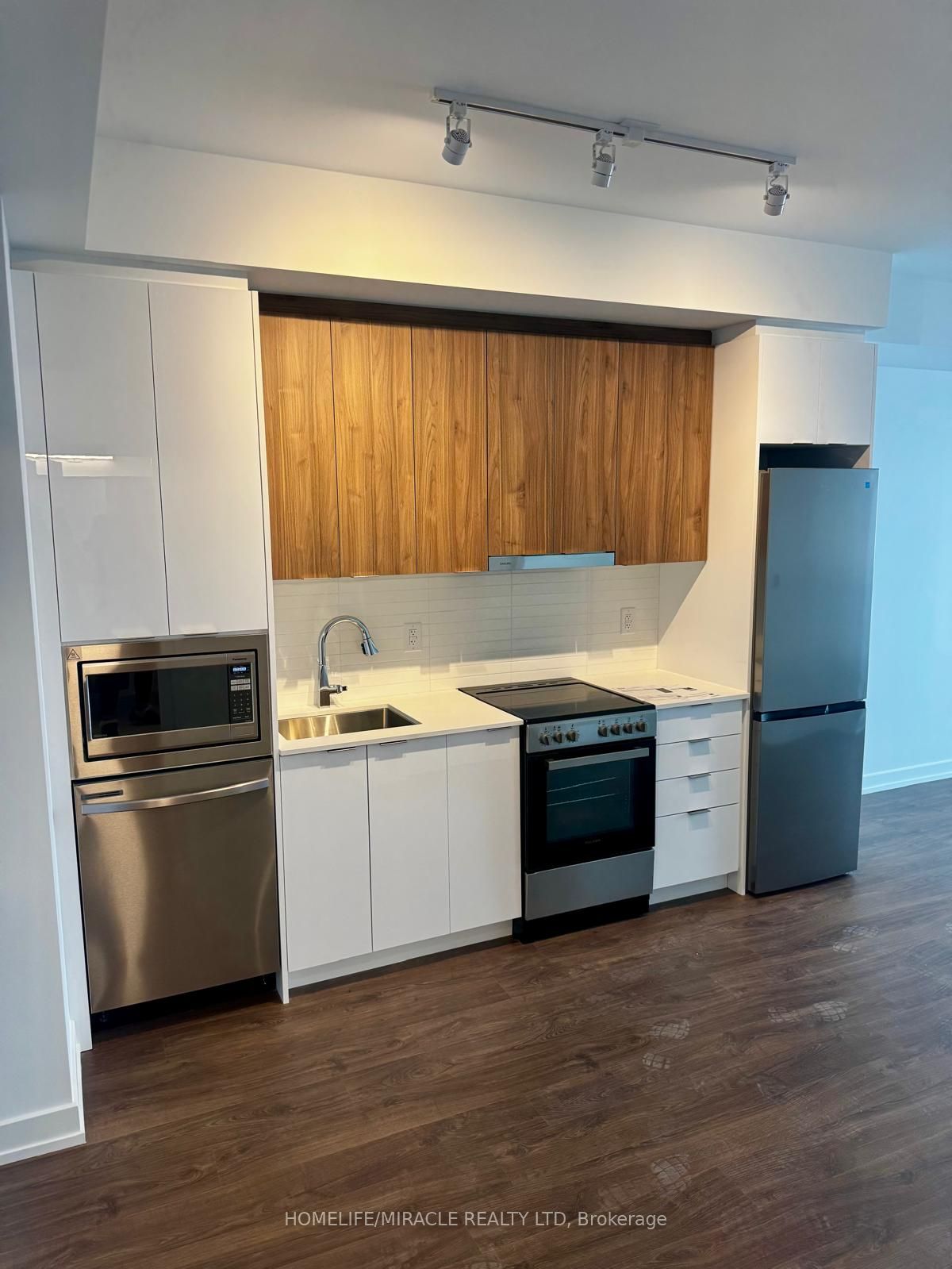 9751 Markham Road 1612