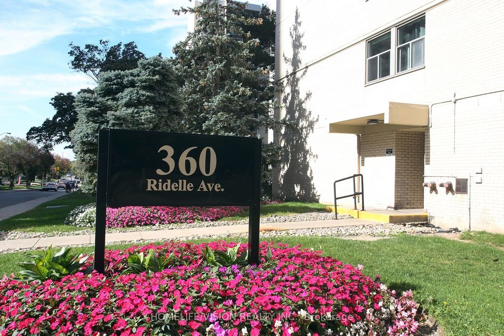 Photo of 360 Ridelle Avenue #2004, Toronto, ON M6B 1K1 (MLS # W12457683)