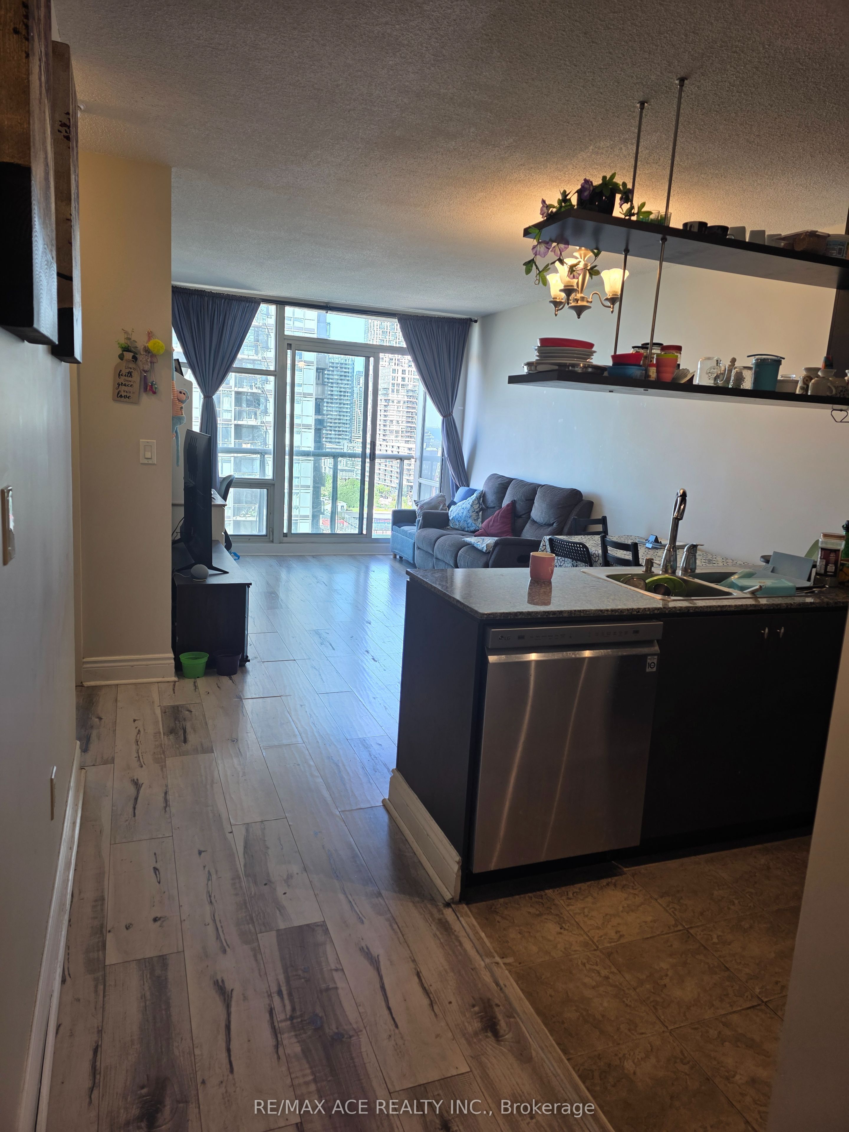 35 Mariner Terrace 1801