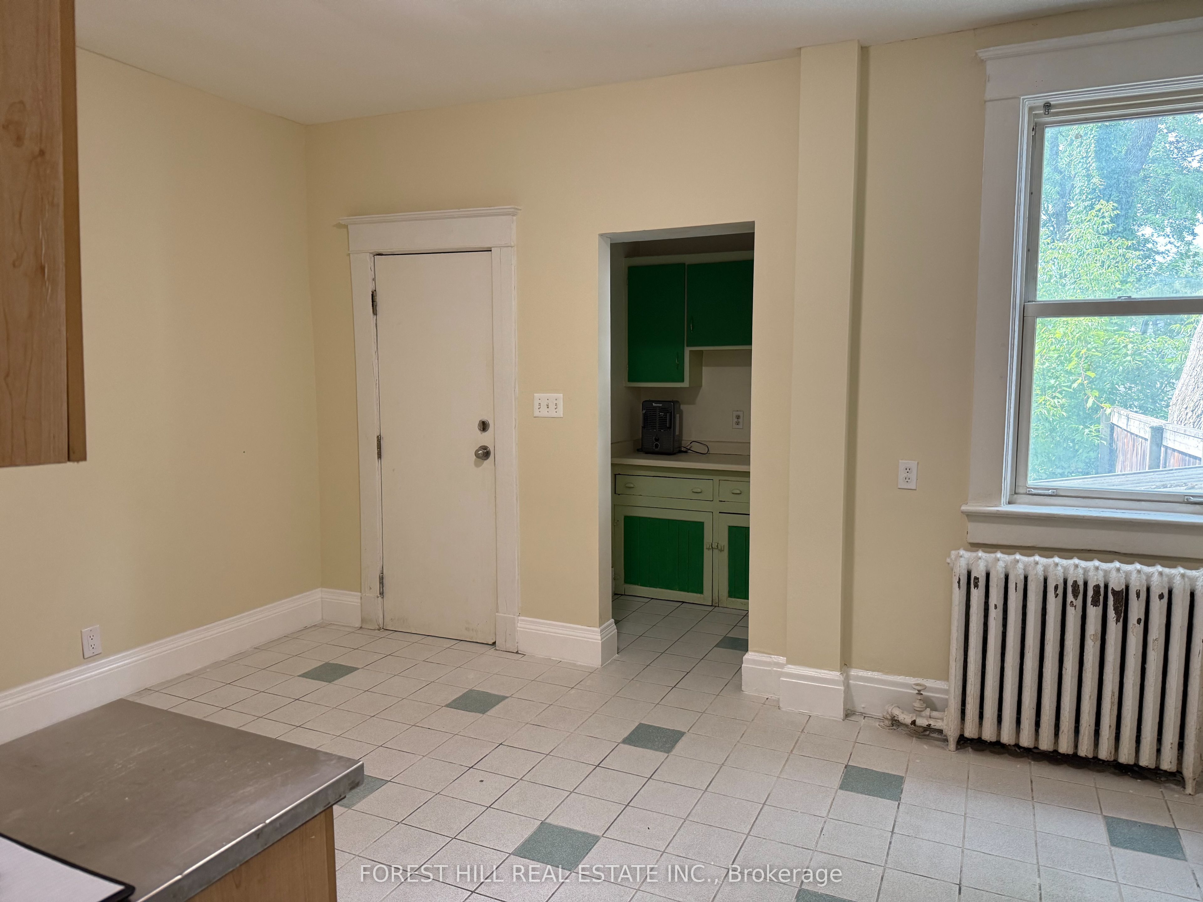27 Dixon Avenue