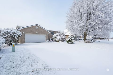 Photo of 958 Highland Street, Saugeen Shores, ON N0H 2C2 (MLS # X12682612)
