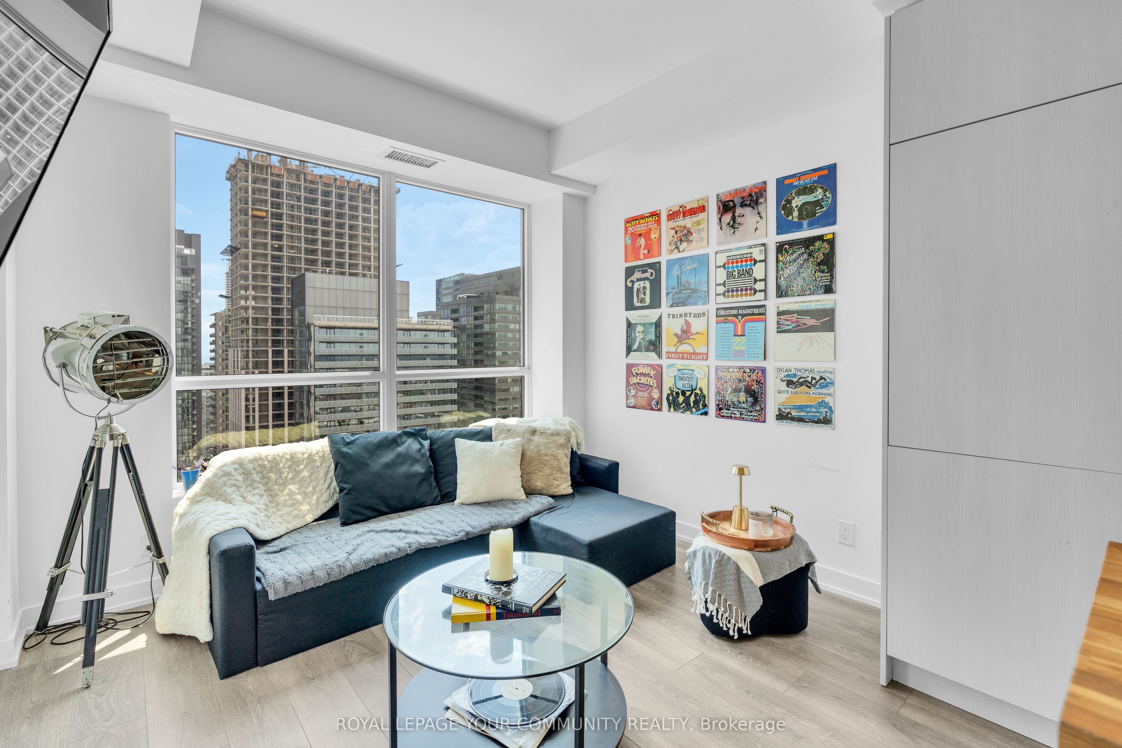 108 Peter Street 3307