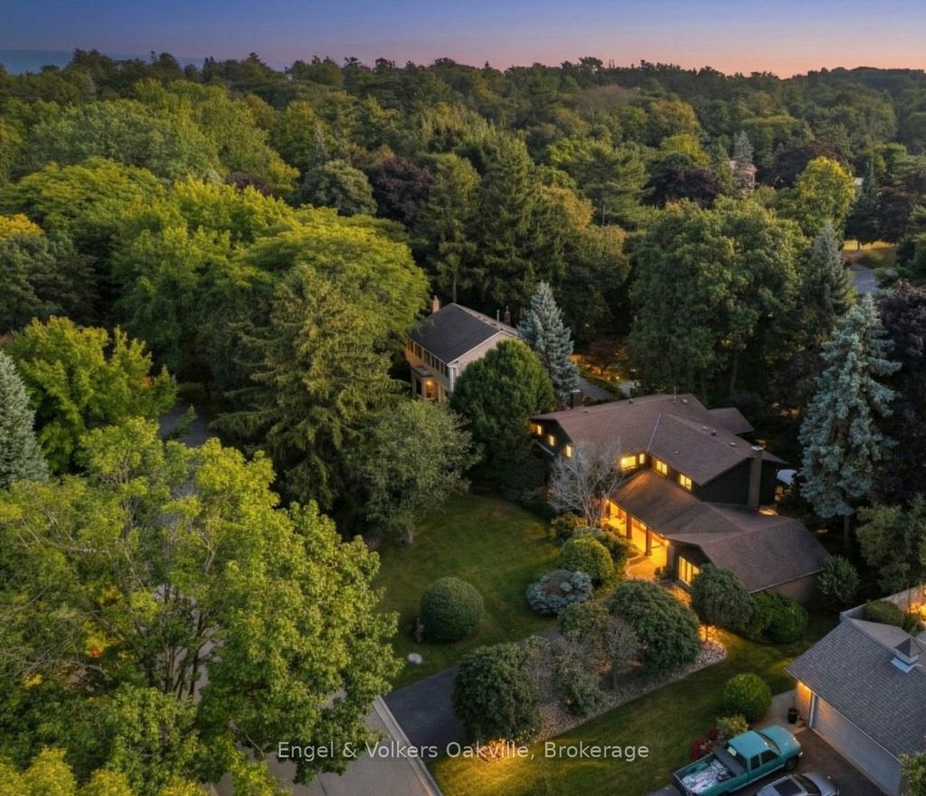 Photo of 250 Gatestone Avenue, Oakville, ON L6J 5R9 (MLS # W12779602)