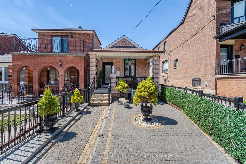 Photo of 524 Salem Avenue N, Toronto, ON M6H 3E1 (MLS # W12406347)