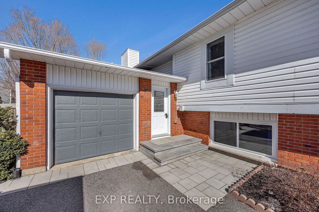 Photo of 46 NELSON Street W, Carleton Place, ON K7C 3X2 (MLS # X13053014)