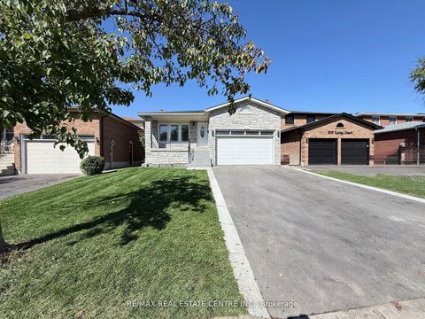 1215 Larny Court Mississauga ON L4W 3N4