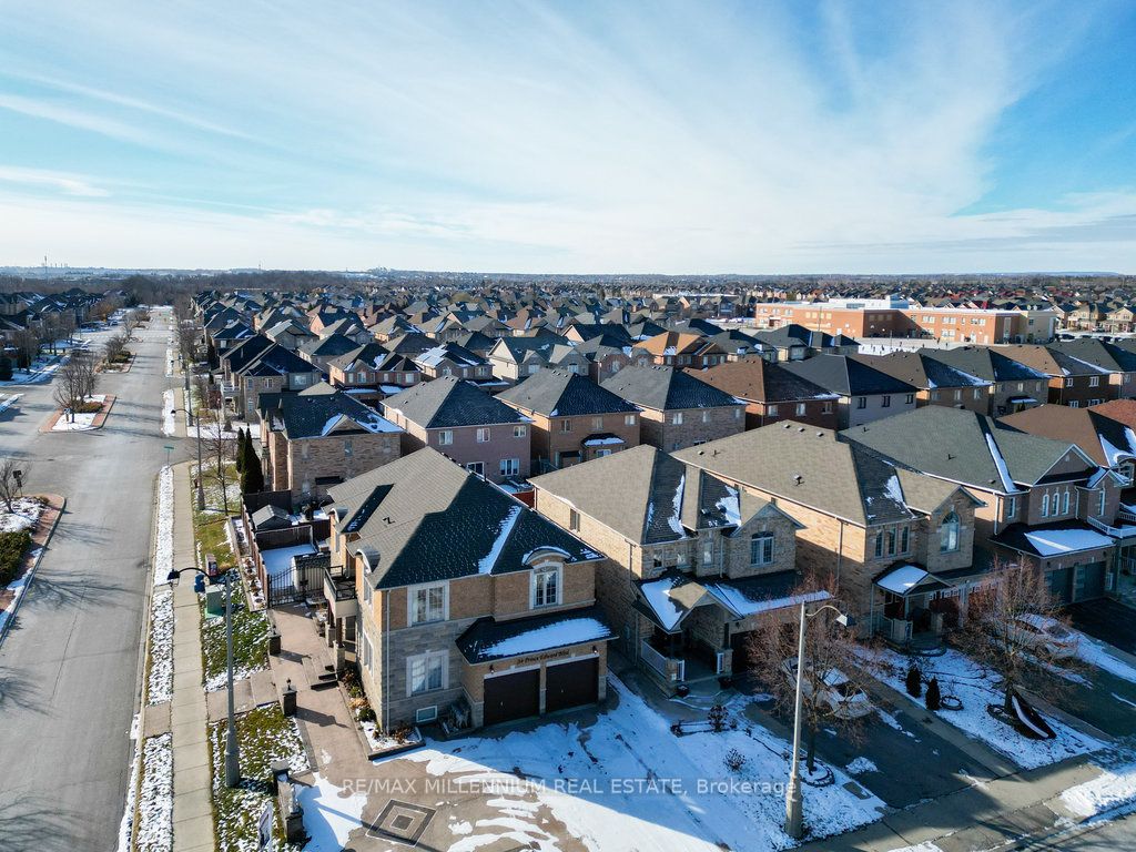 24 Prince Edward Boulevard