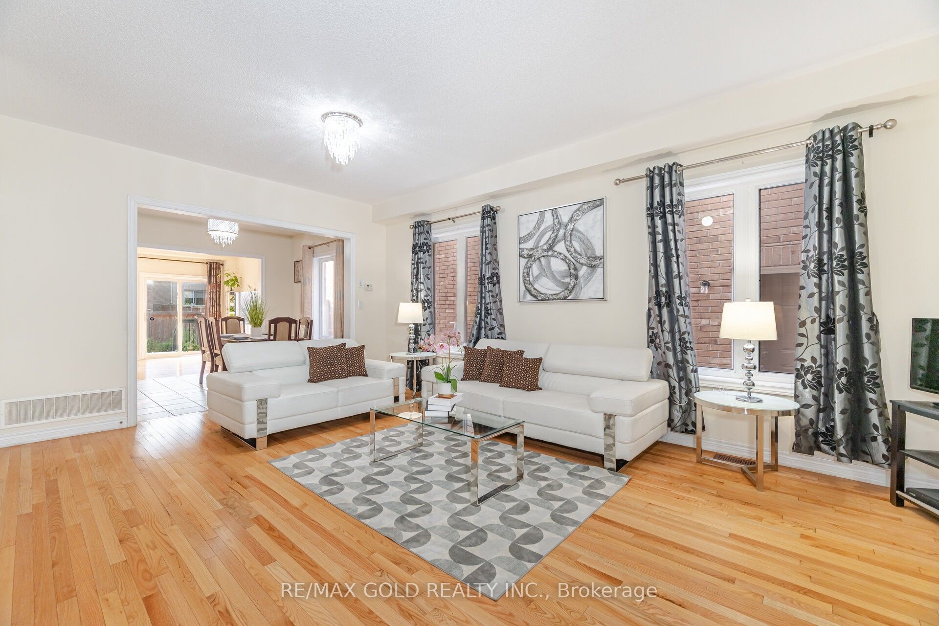 8 Washburn Road