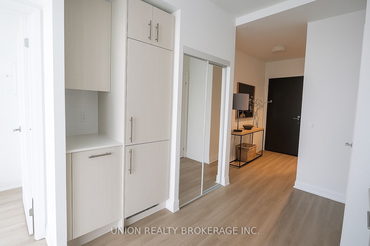 286 Main Street 606