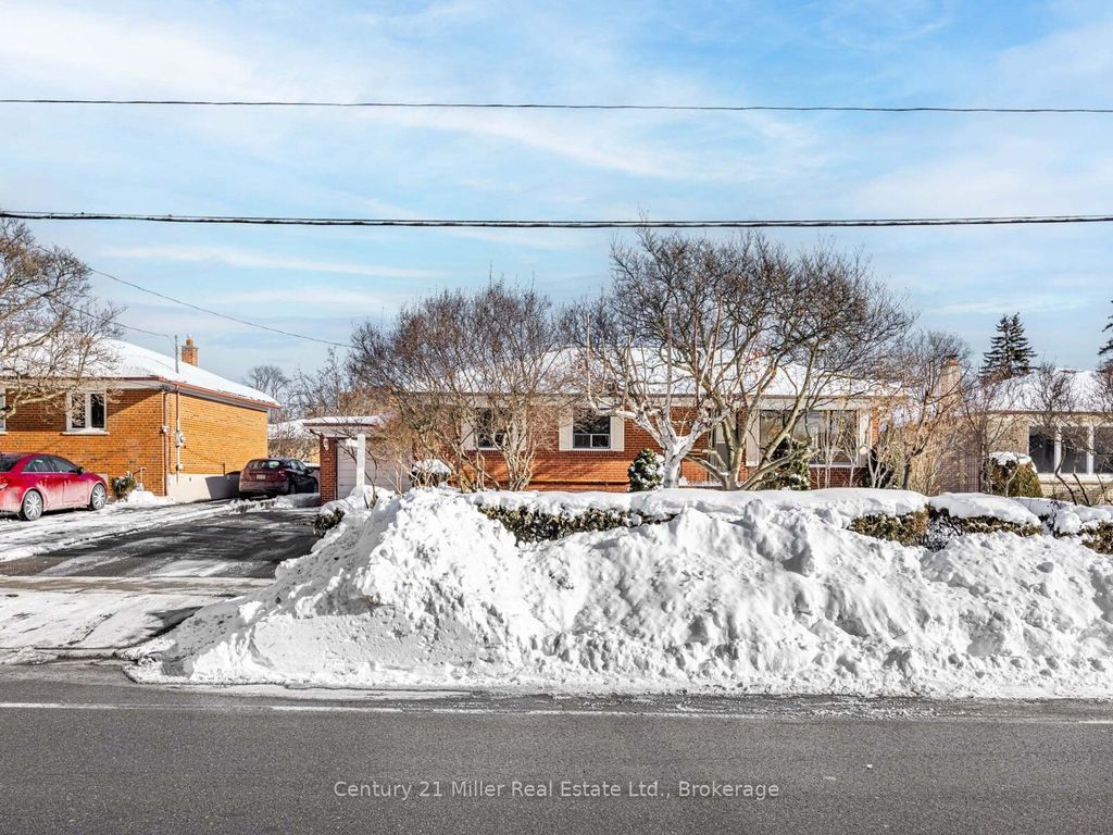 Photo of 309 Queen Mary Drive, Oakville, ON L6K 3L5 (MLS # W12745594)