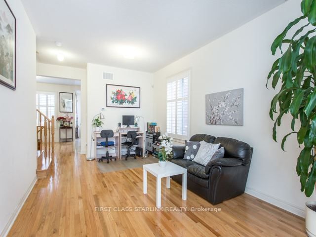 63 Aikenhead Avenue