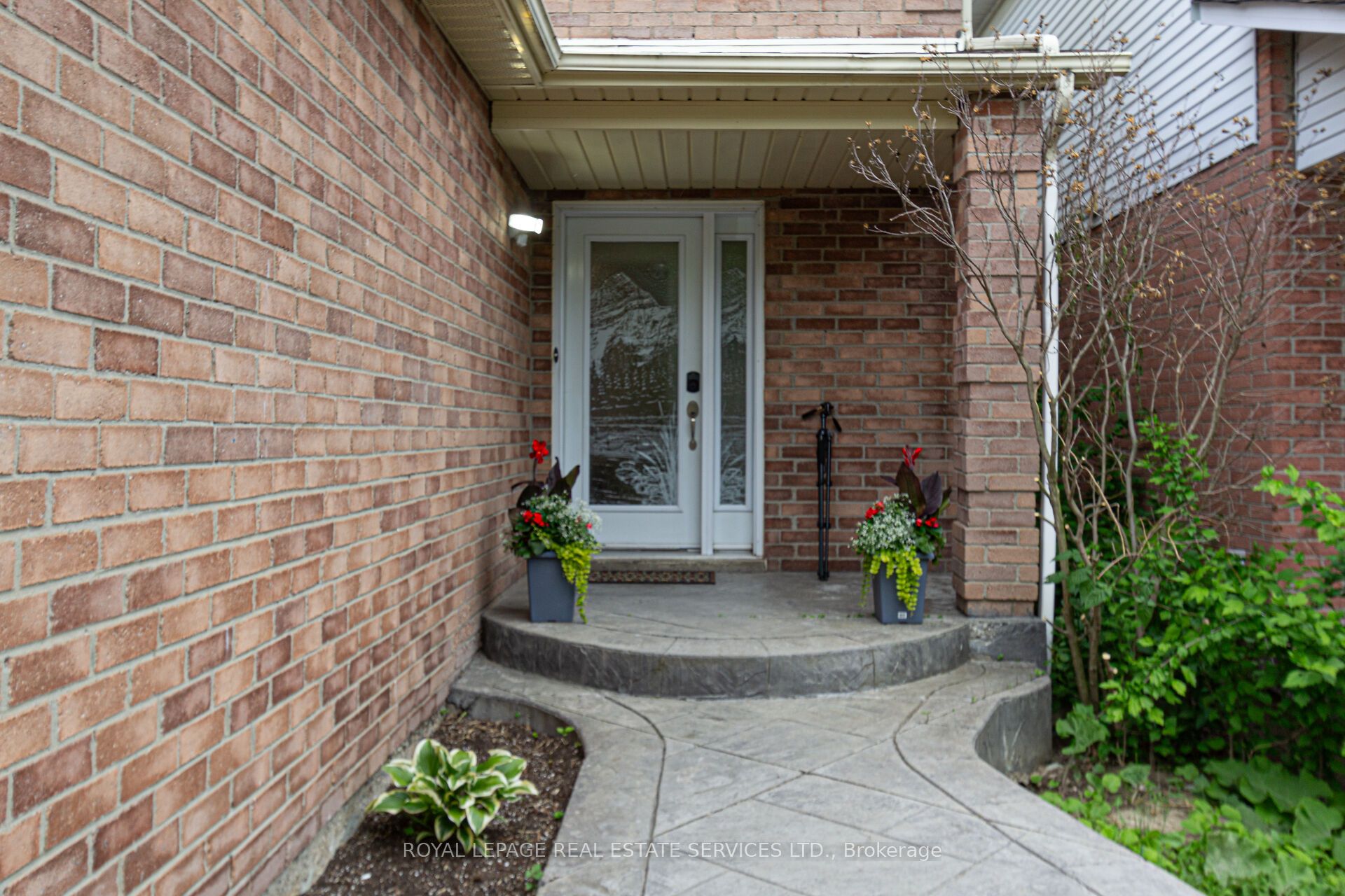 1536 Kirkrow Crescent