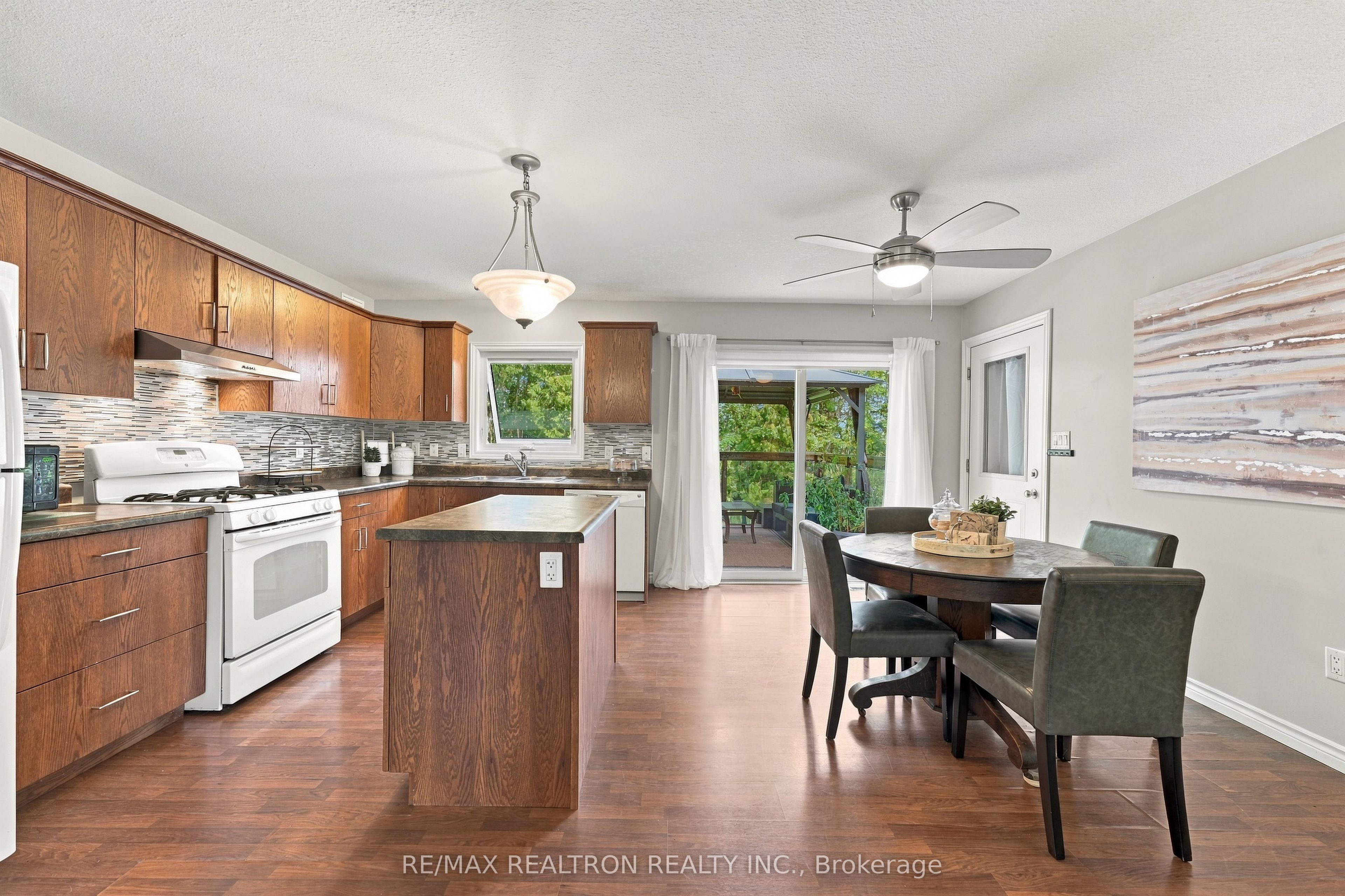 3485 Brennan Line