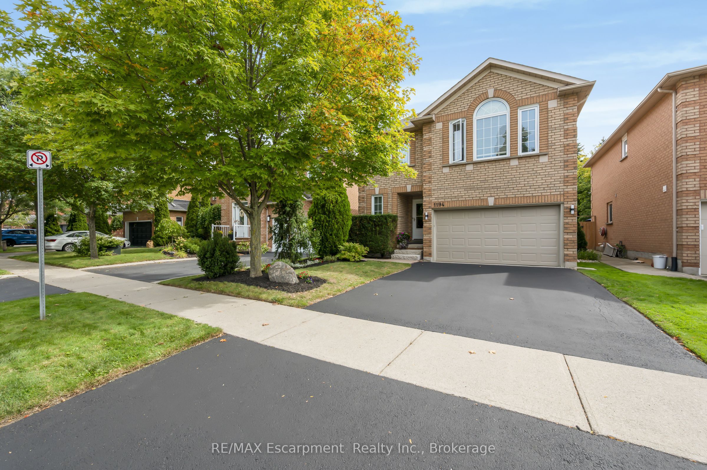 1194 Old Oak Drive
