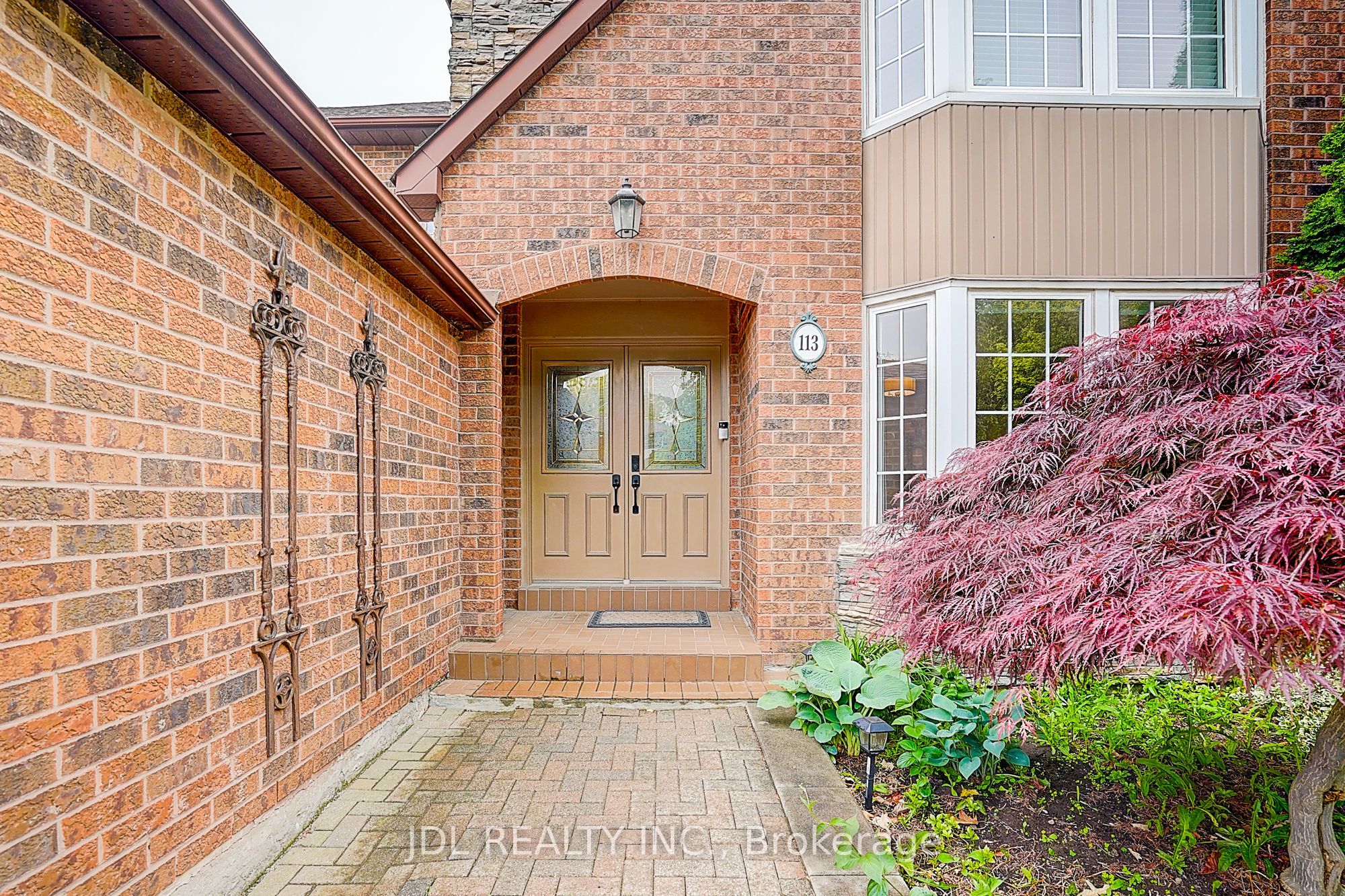 113 Aitken Circle W