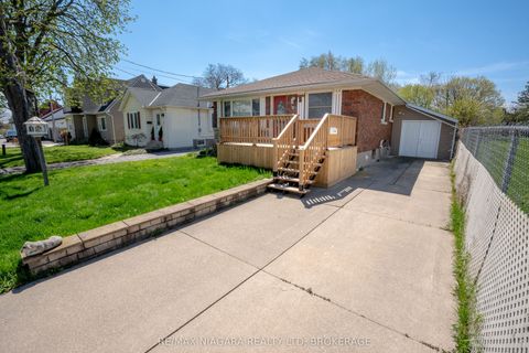 Photo of 5 St Peter Street, St. Catharines, ON L2T 1N7 (MLS # X12472415)
