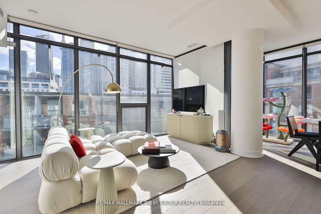 Photo of 15 Beverley Street #710, Toronto, ON M5T 1X8 (MLS # C13216690)