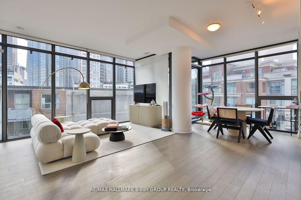 Photo of 15 Beverley Street #710, Toronto, ON M5T 1X8 (MLS # C13216690)
