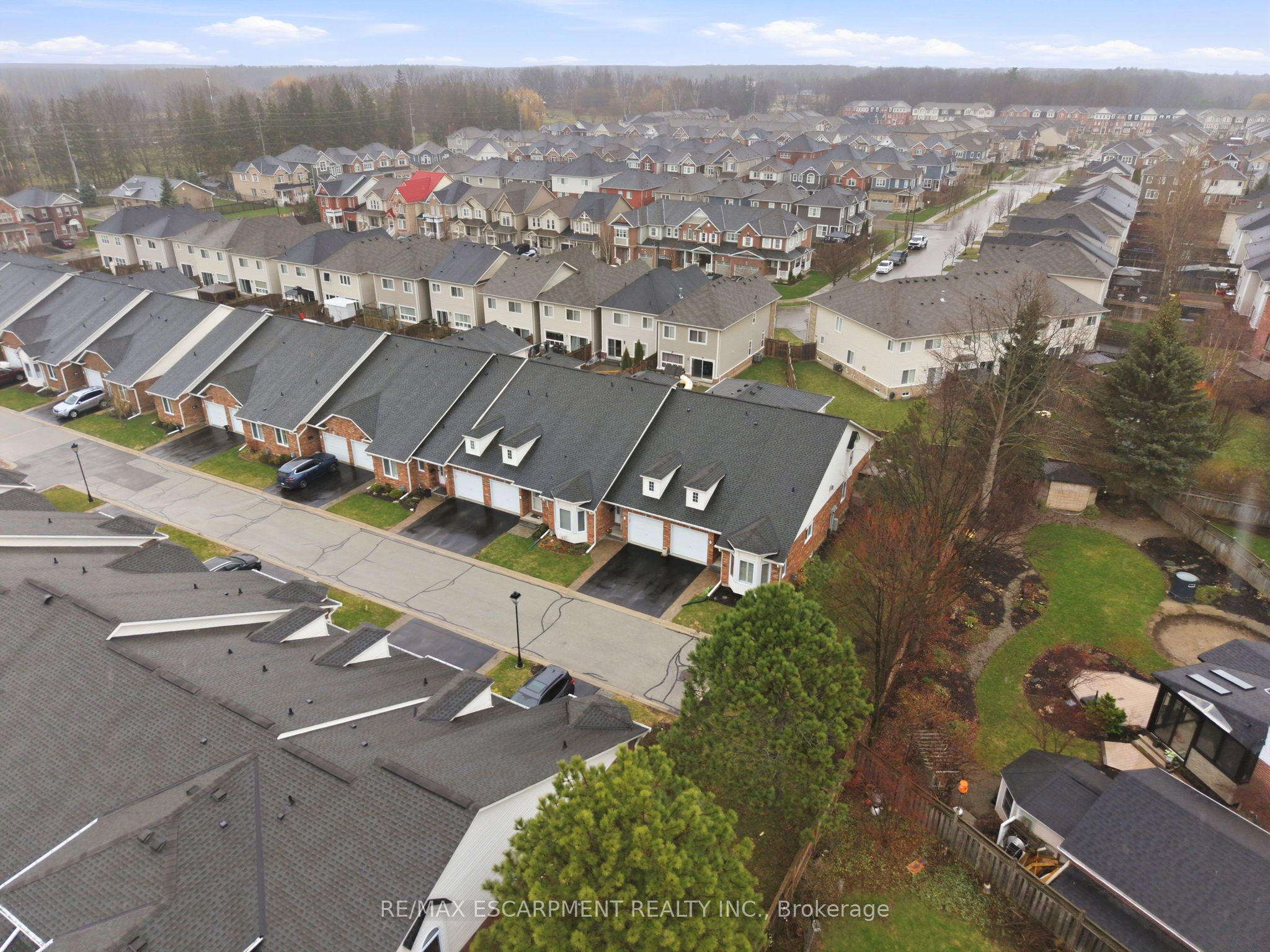 222 Fellowes Crescent 29