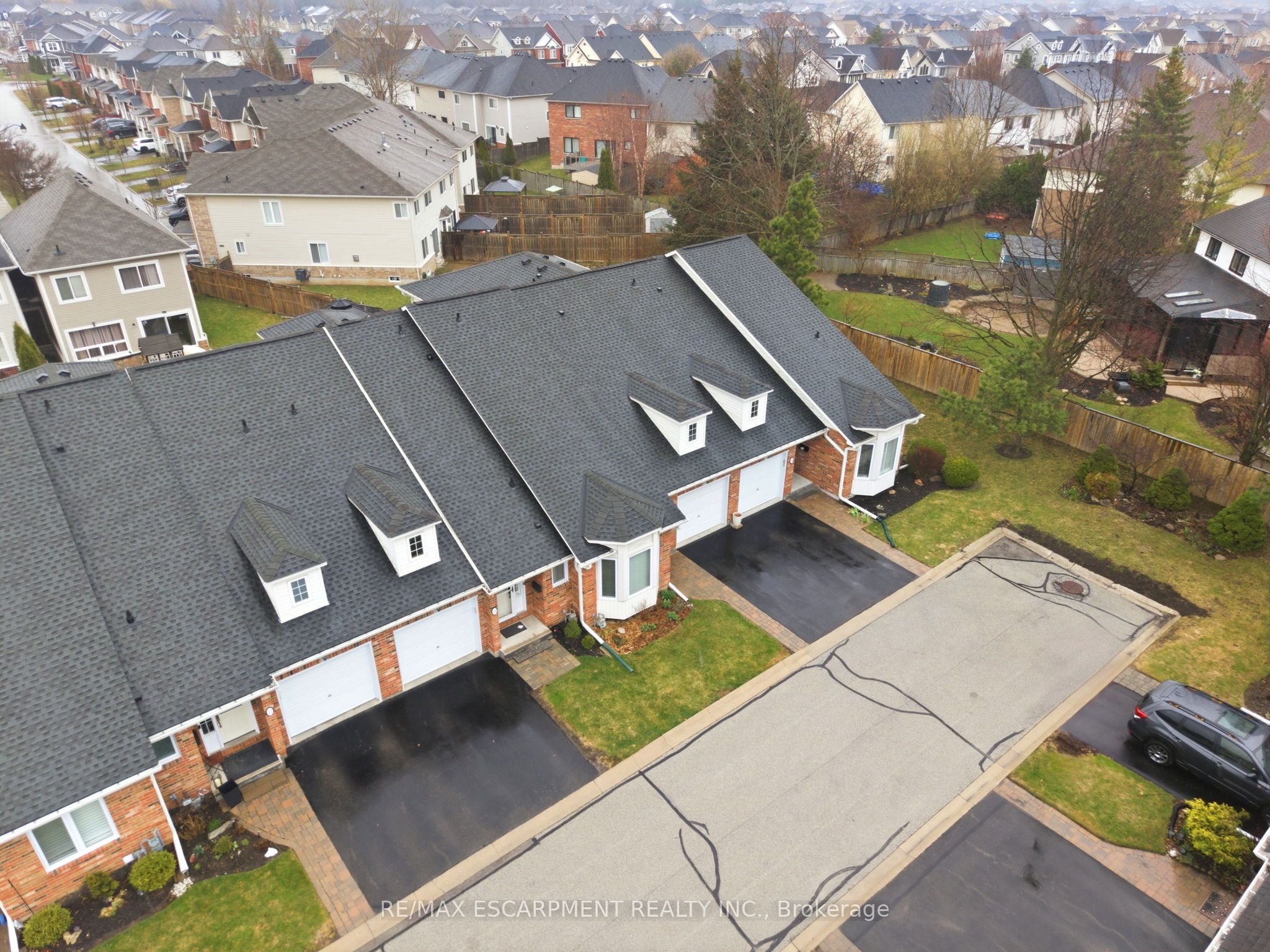 222 Fellowes Crescent 29