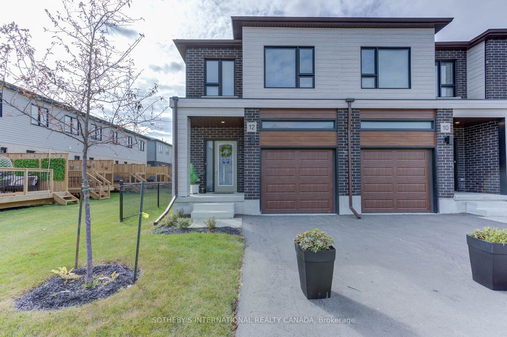 Photo of 72 Bur Oak Common #79Q, Cambridge, ON N1S 0G3 (MLS # X13623438)