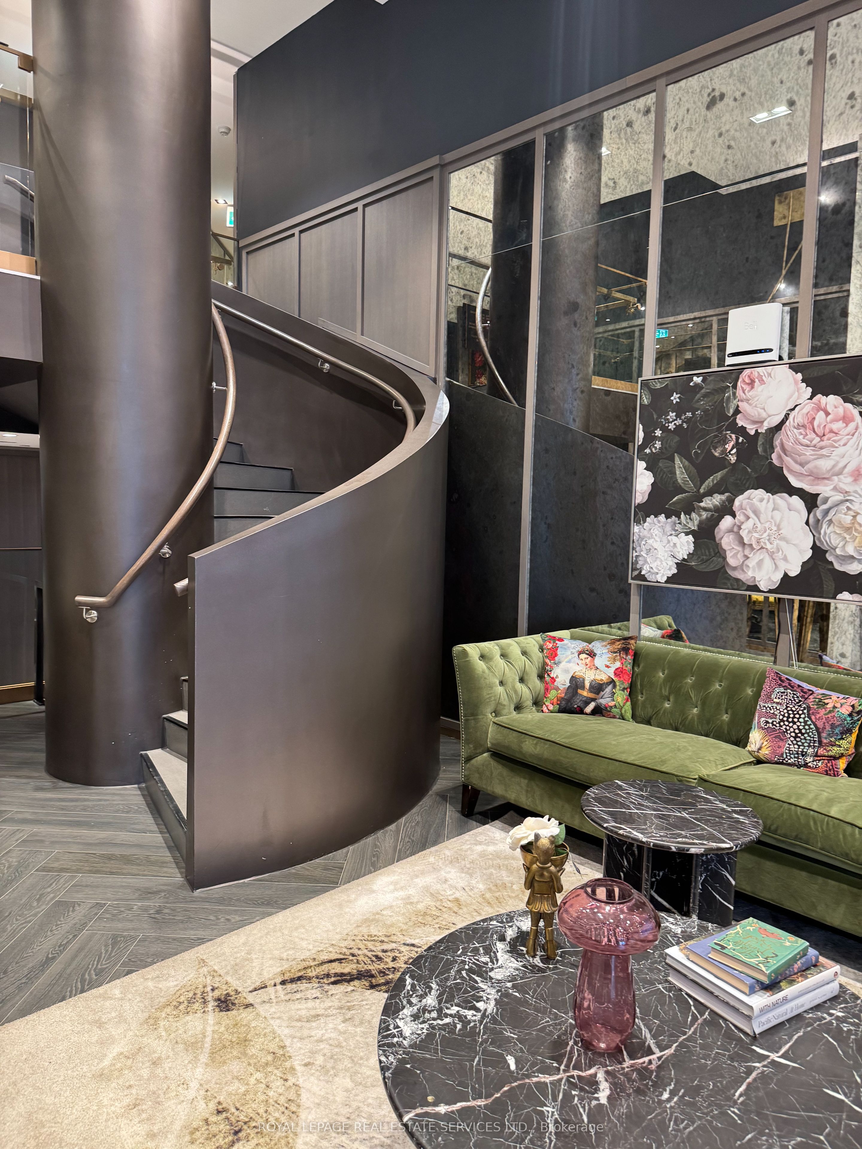 395 Dundas St W N/A LPH21