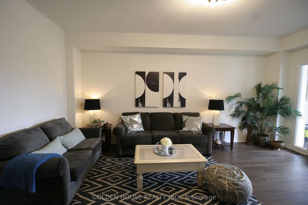 Photo of 2540 William Jackson Drive #402, Pickering, ON L1X 0E4 (MLS # E13055684)