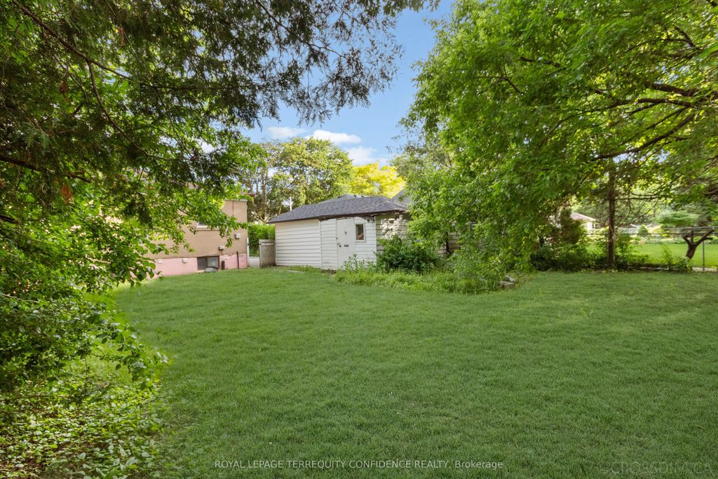 Photo of 334 Moore Park Avenue, Toronto, ON M2R 2R6 (MLS # C13432882)