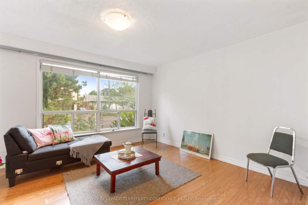 Photo of 334 Moore Park Avenue, Toronto, ON M2R 2R6 (MLS # C13432882)